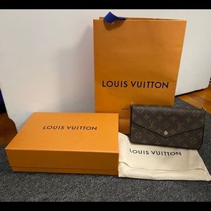 *BRAND NEW & AUTHENTIC‼️ Louis Vuitton Pochette‼️